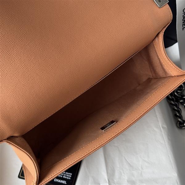 2026127214239353 700